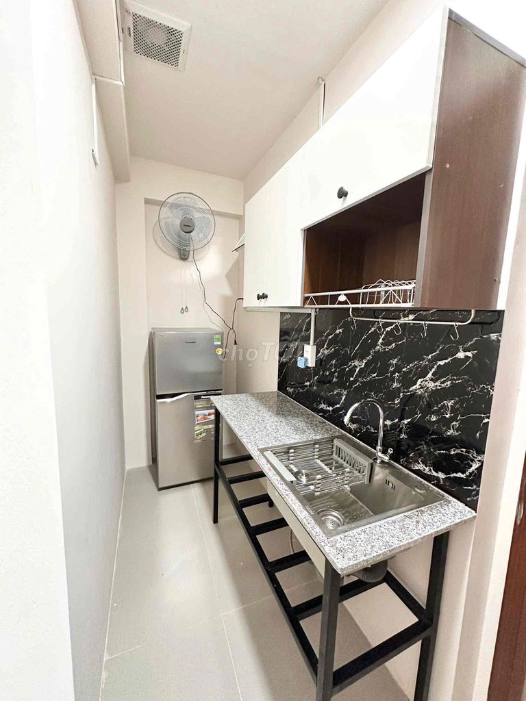 Super Studio split kitchen door_Full interior car block near ueh CB