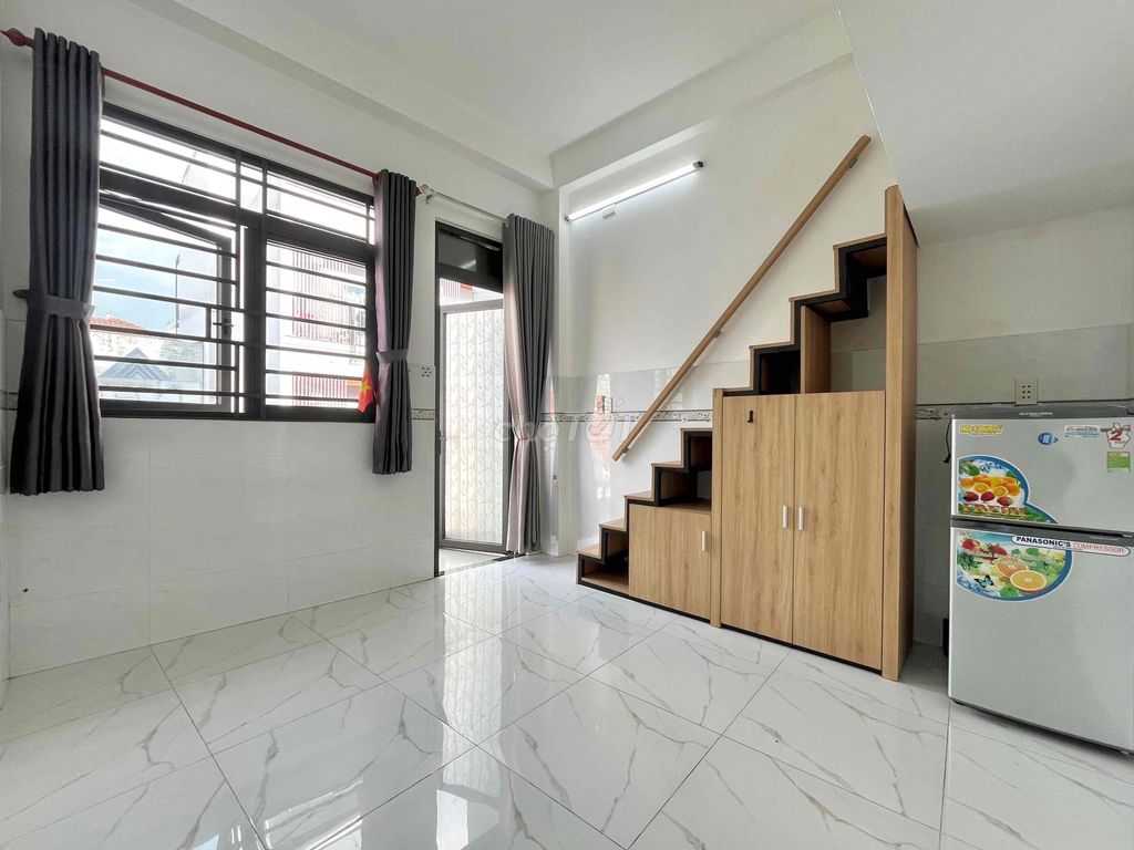 apartment 410 balcony 4 Full new furniture opposite etown Cộng Hoà