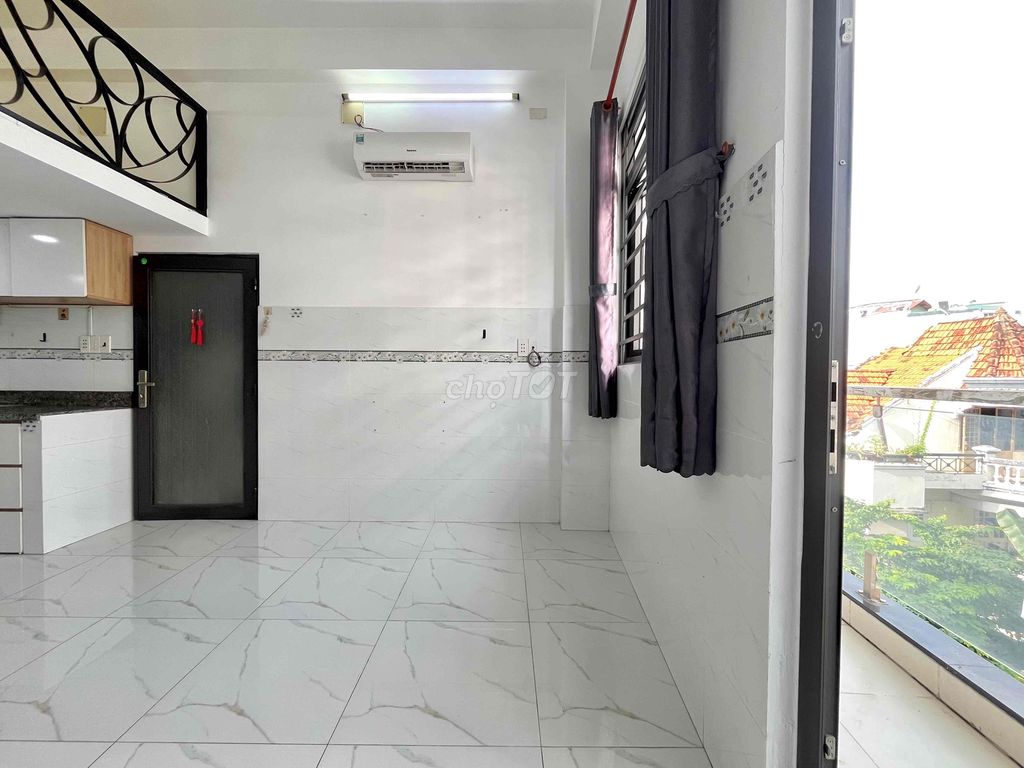 apartment 410 balcony 4 Full new furniture opposite etown Cộng Hoà