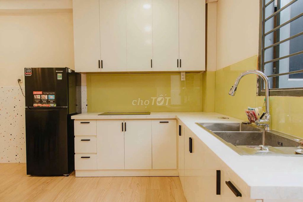 A bedroom near Blue Line, just a few minutes away from uef.
