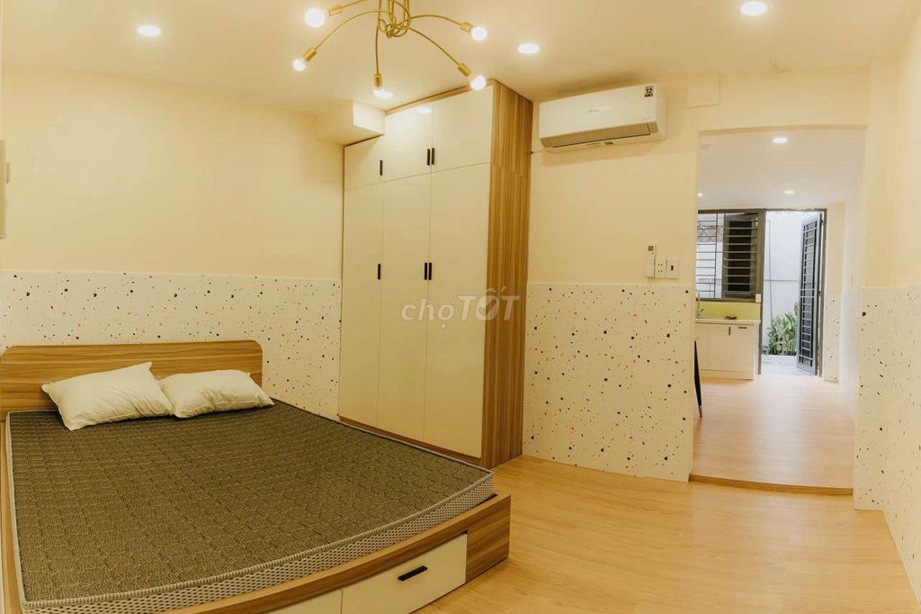 A bedroom near Blue Line, just a few minutes away from uef.