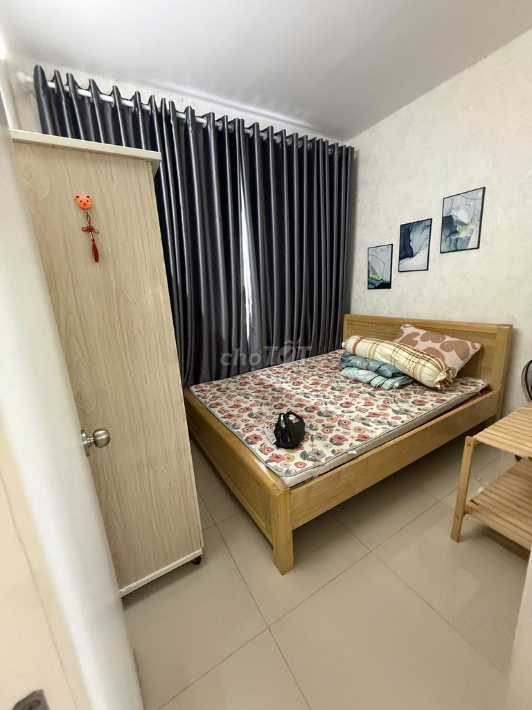 Two bedrooms. One Topaz Home-full bathroom for 7 million.