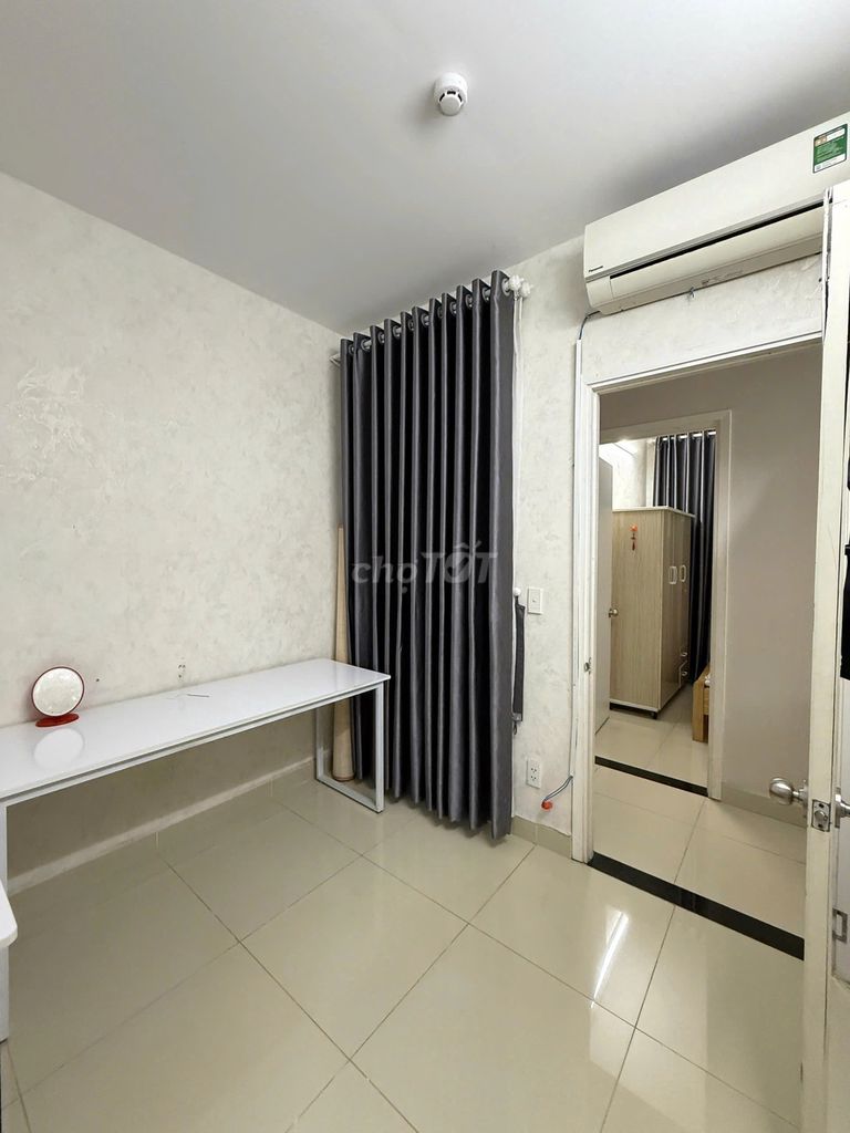 Two bedrooms. One Topaz Home-full bathroom for 7 million.