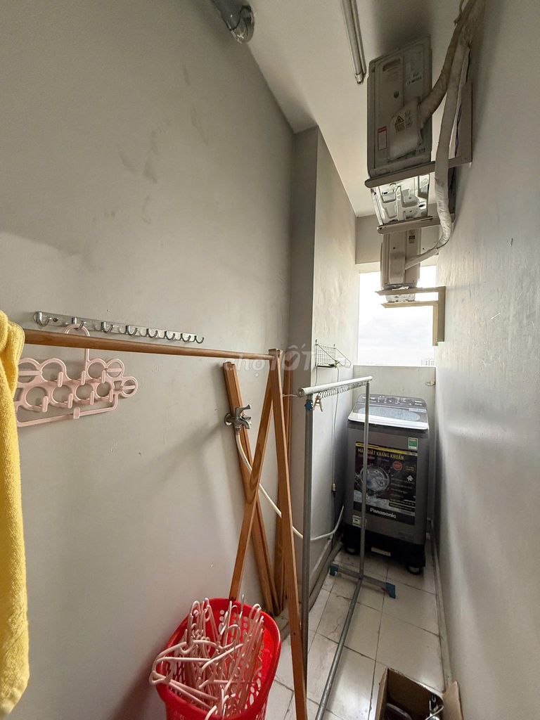 Two bedrooms. One Topaz Home-full bathroom for 7 million.