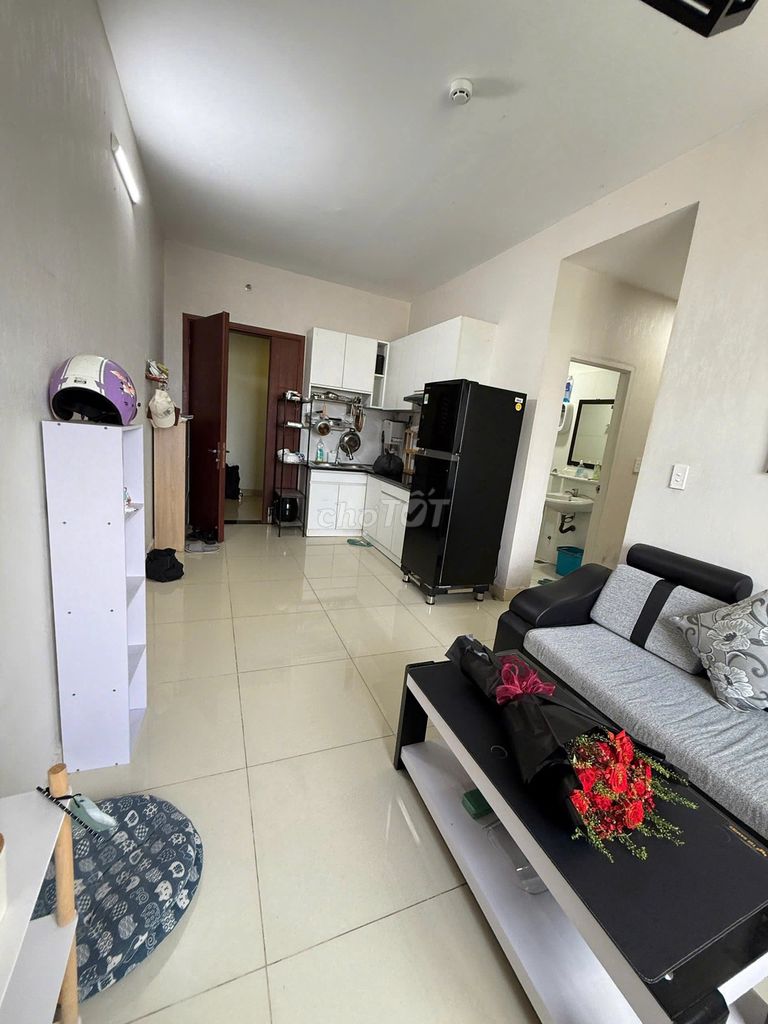 Two bedrooms. One Topaz Home-full bathroom for 7 million.