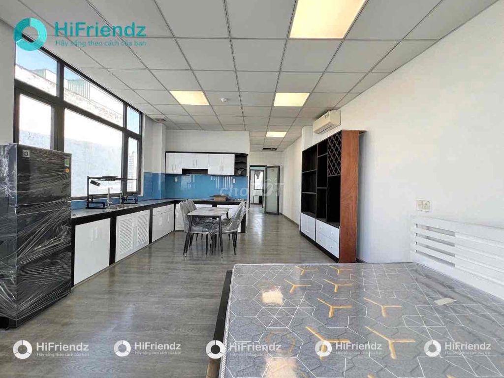 The mini building. One bedroom. 70 M2 is super wide.