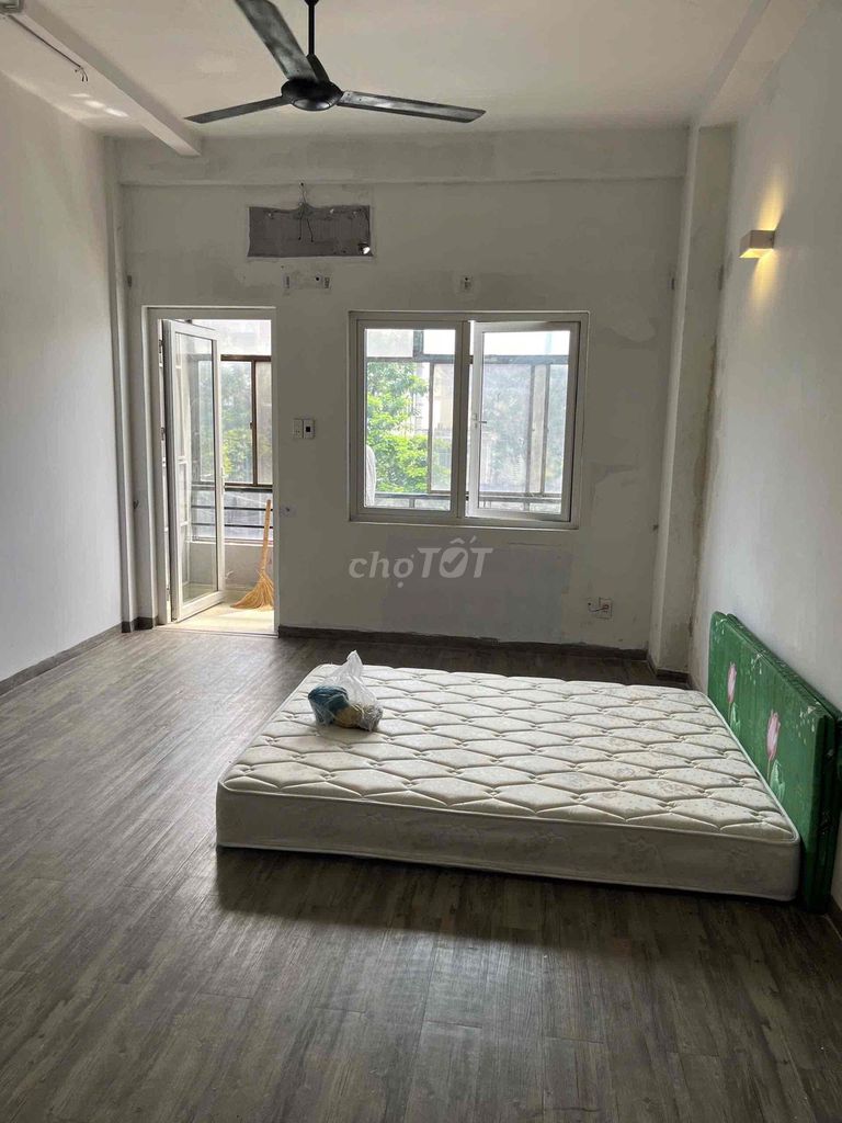 Rent a second-story apartment. Leung Road. Bến Thành. District 1
