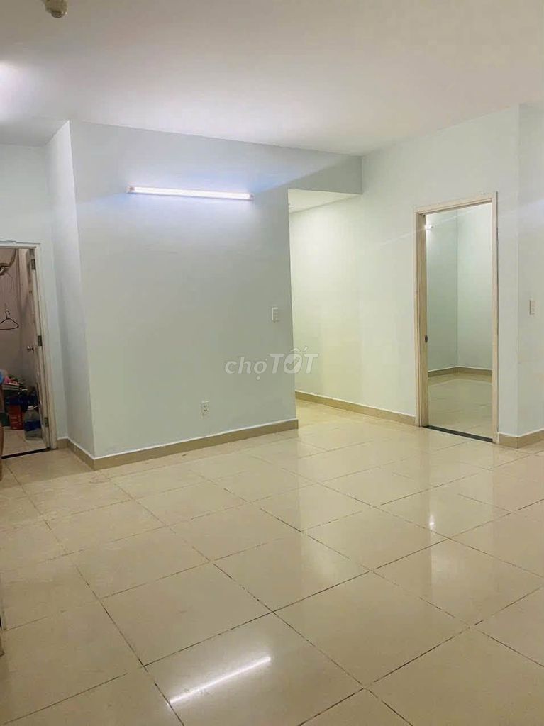 Renting Topaz City District 8