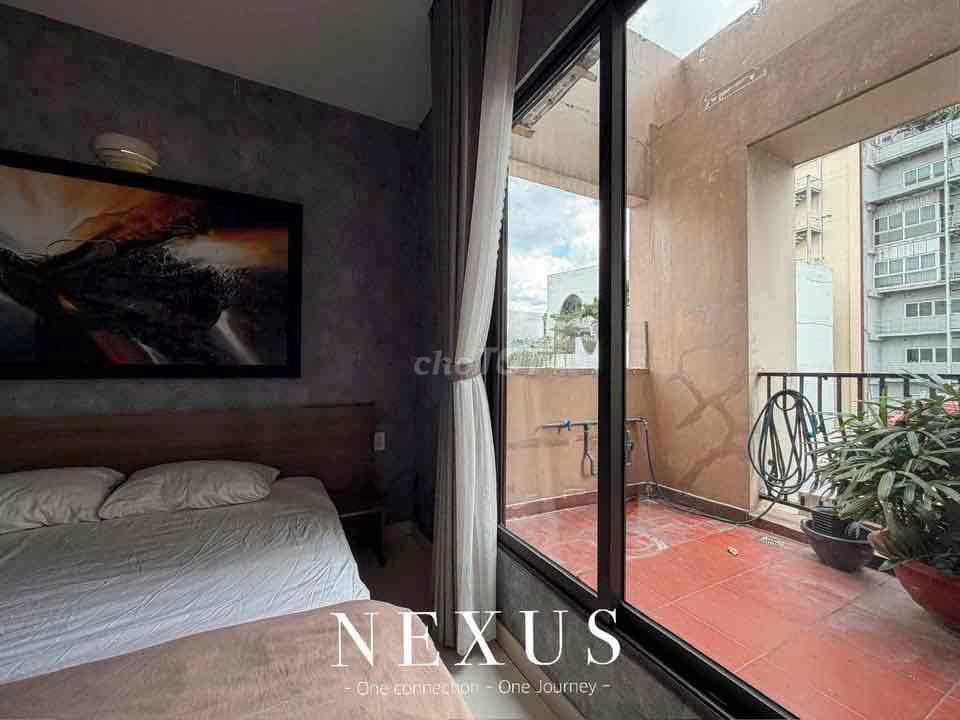Open up the new two bedrooms -- in Phan Đăng Lưu, the open, wide-split balcony.