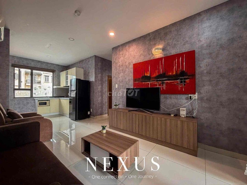 Open up the new two bedrooms -- in Phan Đăng Lưu, the open, wide-split balcony.