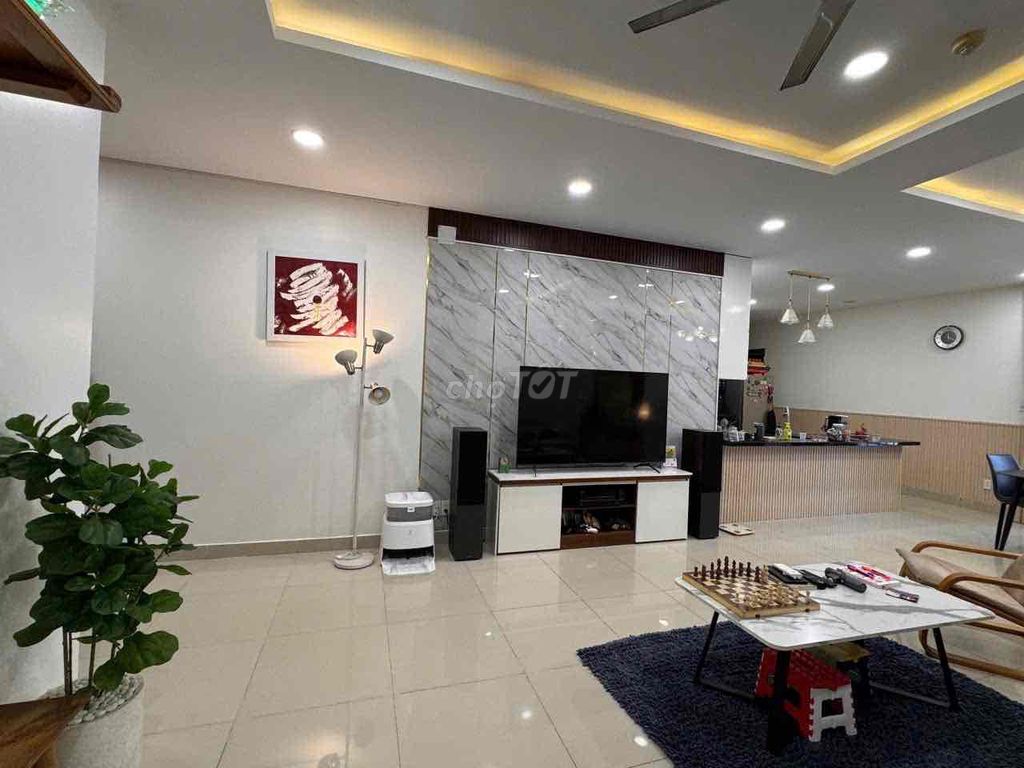 Renting Belleza's apartment. 124 m2 (3 bedroom, 2 toilets)