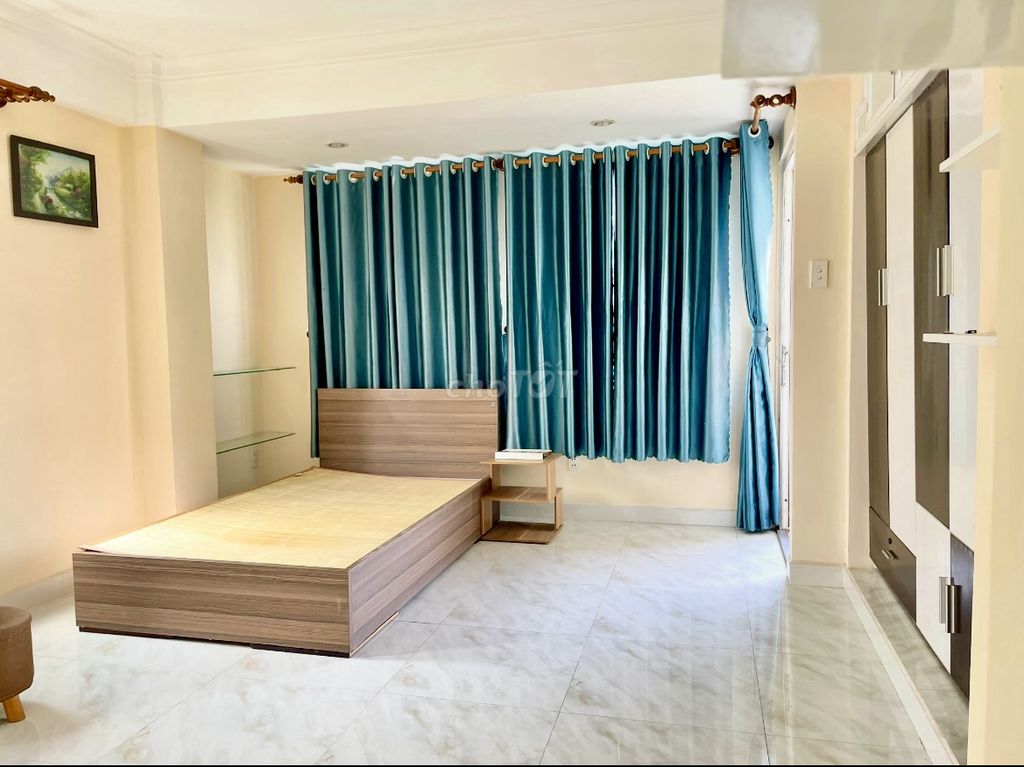 Main root: Rent the apartment three bedrooms, full of furniture. Three air conditioning, two nn..