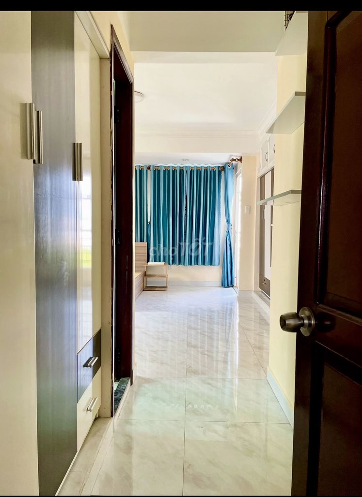 Main root: Rent the apartment three bedrooms, full of furniture. Three air conditioning, two nn..