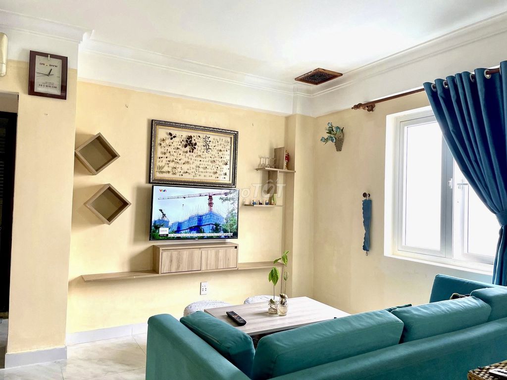 Main root: Rent the apartment three bedrooms, full of furniture. Three air conditioning, two nn..