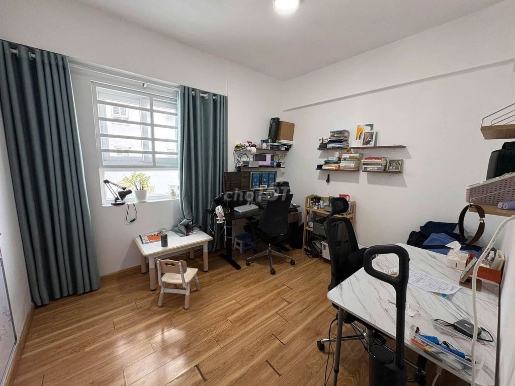 We need to rent the Pantoufle apartment. Two bedrooms, nine million worth of furniture.