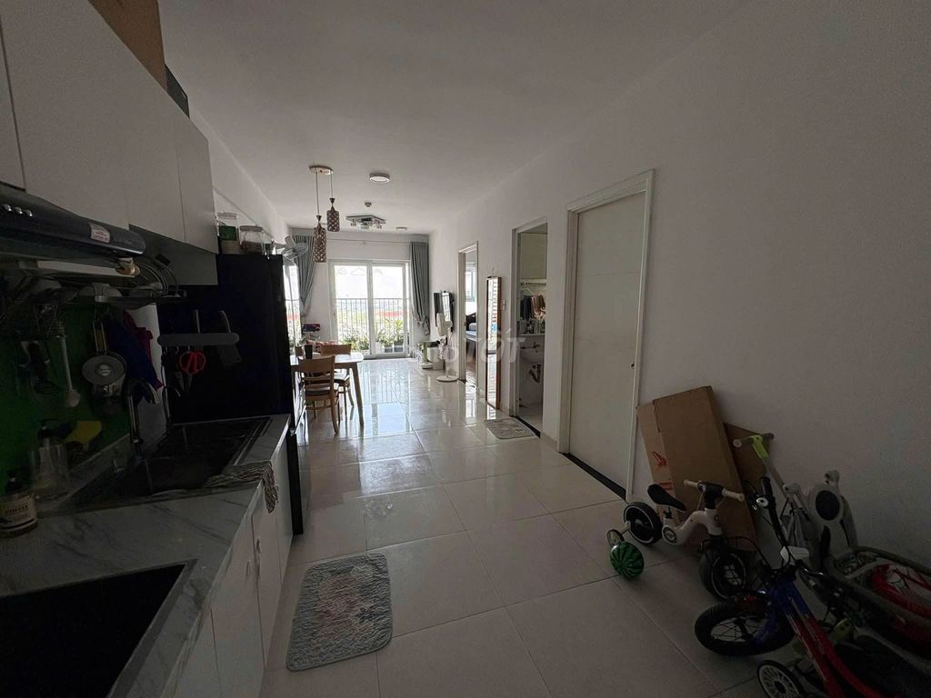 We need to rent the Pantoufle apartment. Two bedrooms, nine million worth of furniture.