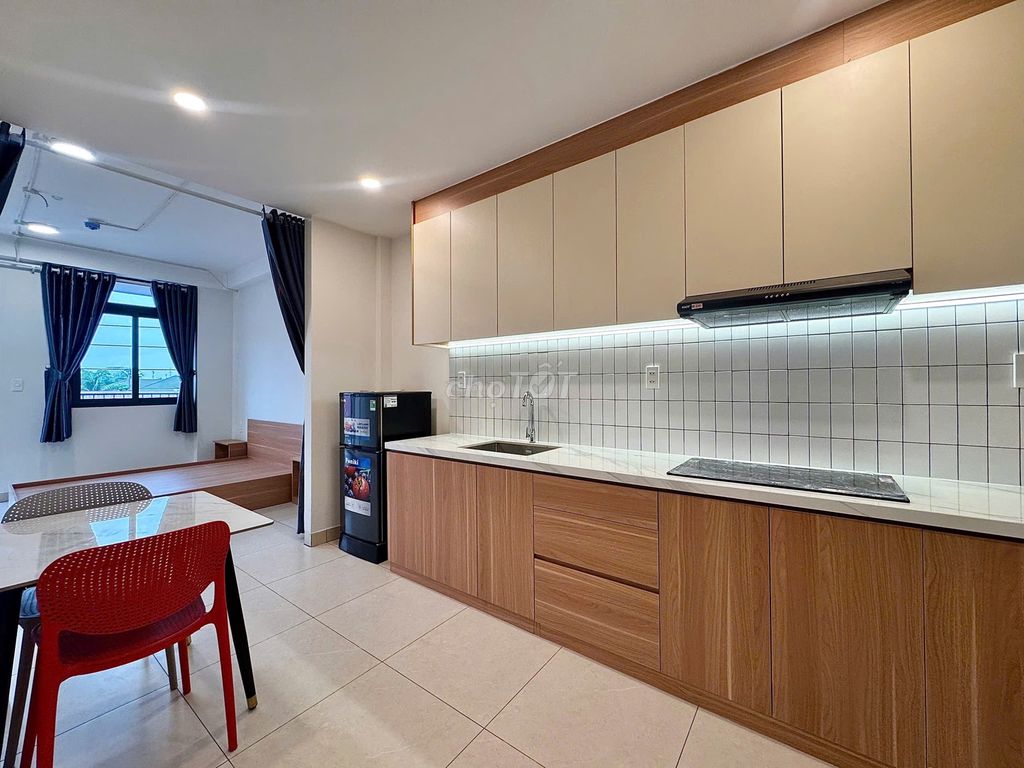 Rent apartment to the top-class kitchen, kitchen-scouting, furniture.
