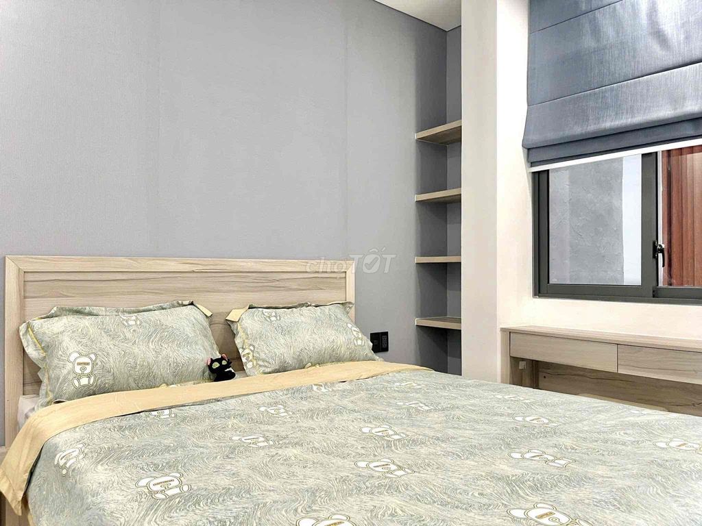 Rent Cách Mạng Tháng 8.