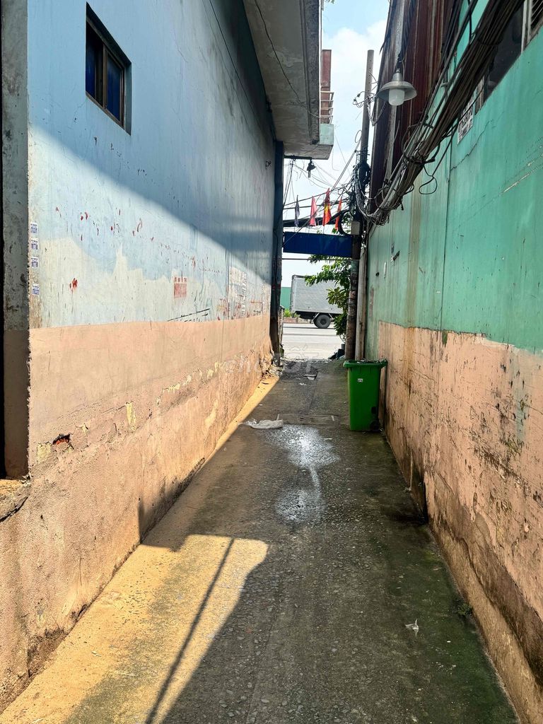 Two-metre alley rentals 10 meters from Tây Thạnh- Tân Phú g front.