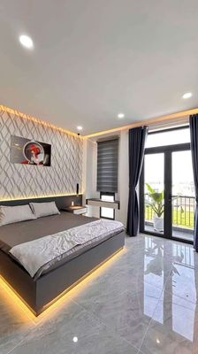 Nice new town, near the gas stop, four bedrooms, full interior, truck route.
