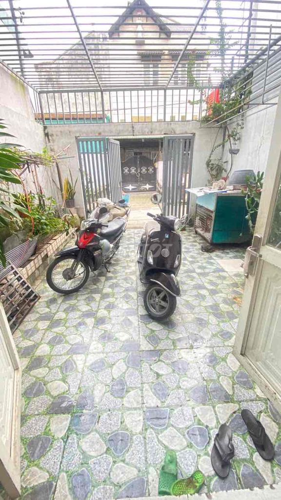 The two floors are 105 meters wide. Only 15 million -- trans-servative physics,P Linh Đông.