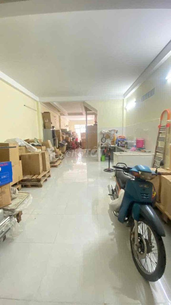 The two floors are 105 meters wide. Only 15 million -- trans-servative physics,P Linh Đông.