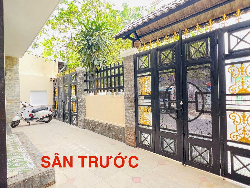 The owner needs to rent a villa in front of Thới An District 12.