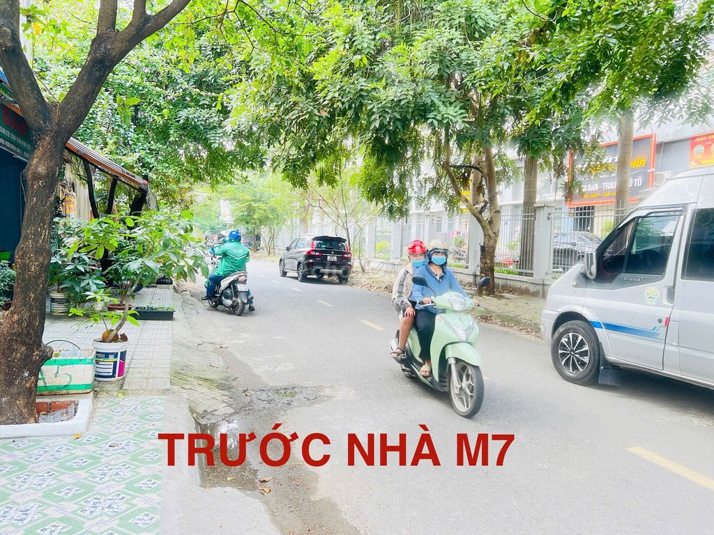 The owner needs to rent a villa in front of Thới An District 12.