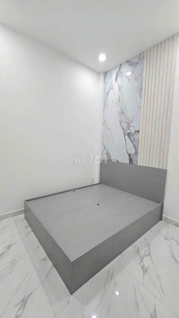 Gò Xoài rents, crystallization, 12 million, 3 bedrooms, new alleys, brand-new cars.