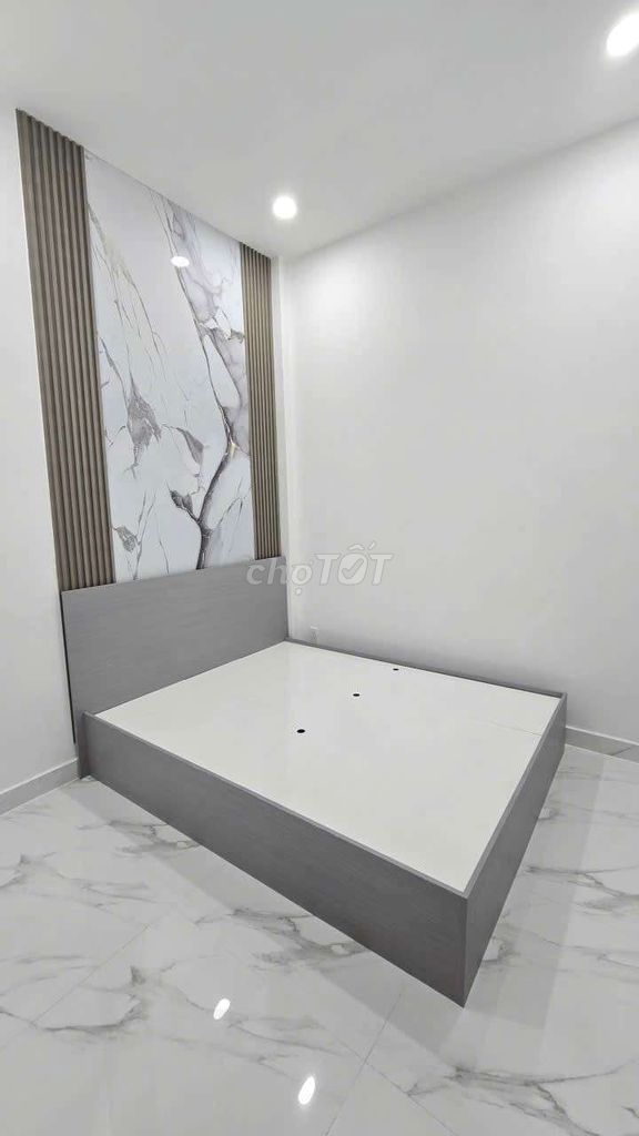 Gò Xoài rents, crystallization, 12 million, 3 bedrooms, new alleys, brand-new cars.