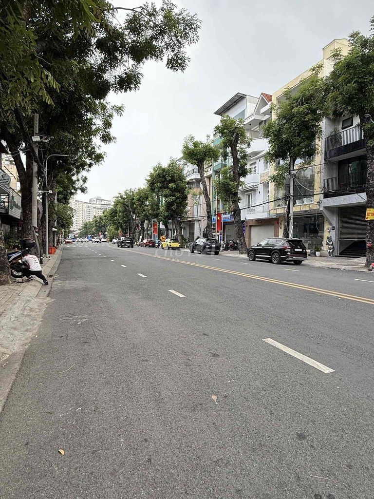 Rent a house on the New South East Korean district 7th.
