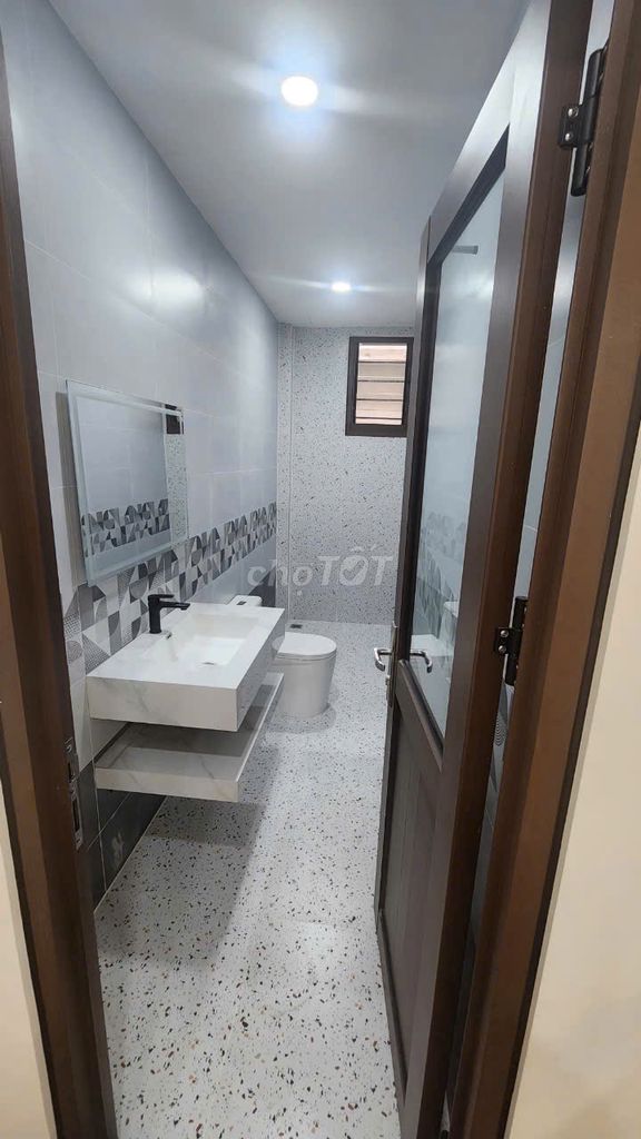 Hire the 3rd floor warehouse with an ESU elevator P.Tân Hưng District 7