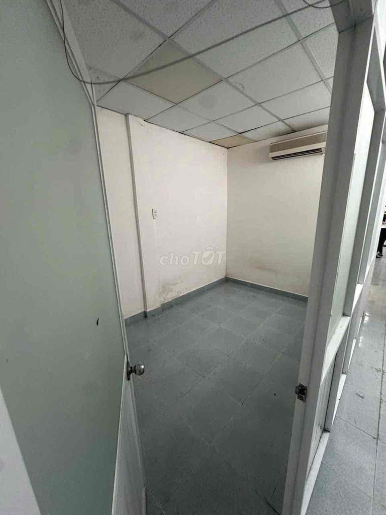 Rent house 3.5 x20 meters of street front near Li Ting