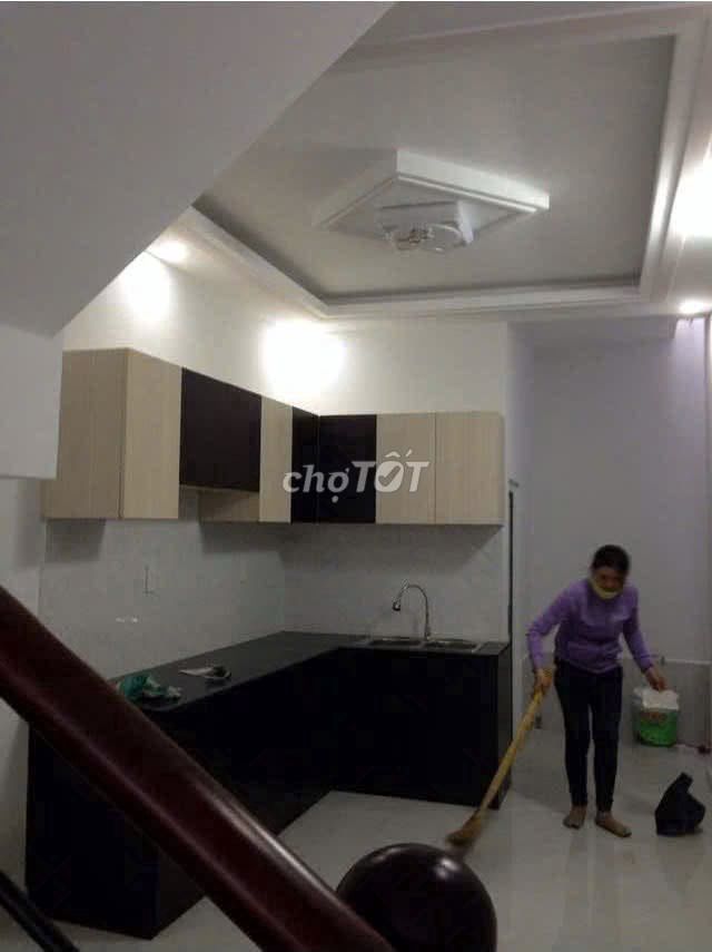 Rent the original Trần Thánh Tông Tân Bình two bedrooms. Two quiet toilets.