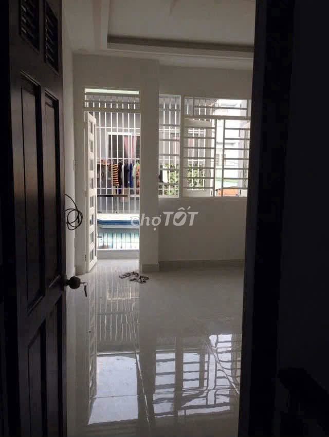 Rent the original Trần Thánh Tông Tân Bình two bedrooms. Two quiet toilets.