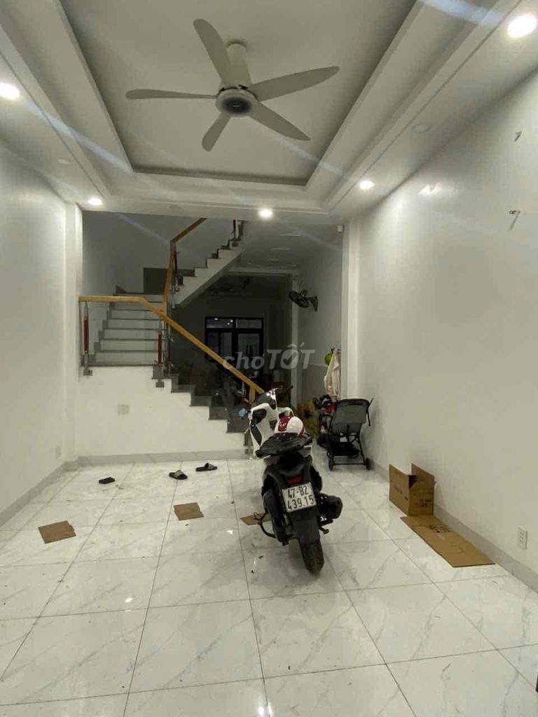 15 million 3rd floor four-way bedroom 1 . Bình Long, Bình Tân