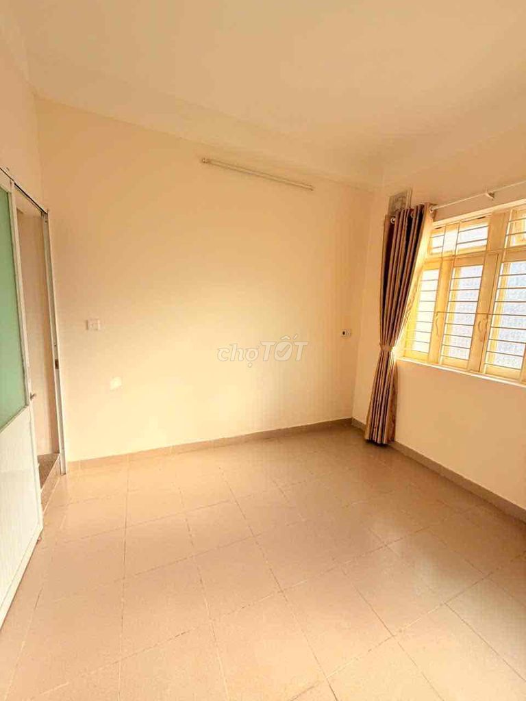 Rent a separate residence on the old second district committee.
