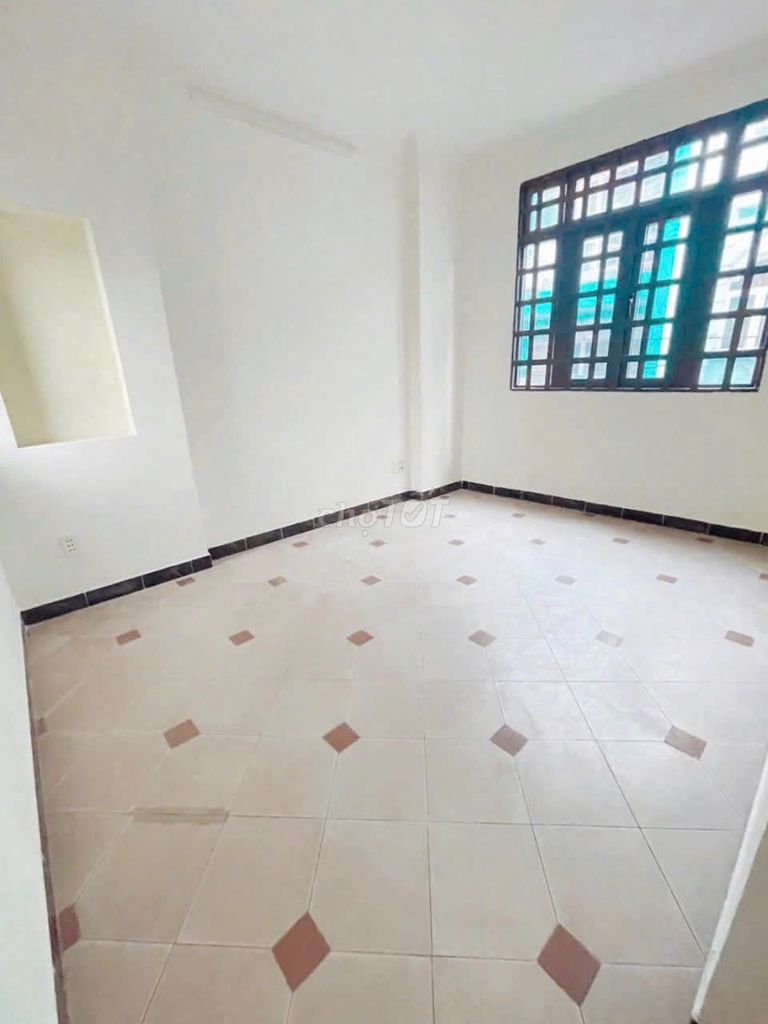 Rent house is equal to 7.5 meters-hex loaded Đoàn Thị Điểm 2 stories, set 4 bedrooms for 18 million