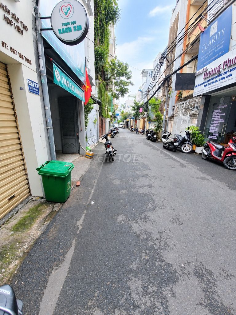 Rent house is equal to 7.5 meters-hex loaded Đoàn Thị Điểm 2 stories, set 4 bedrooms for 18 million