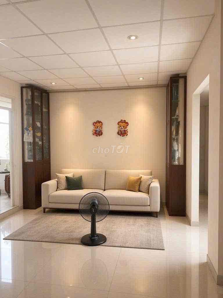 Rent Lê Văn Sỹ Alley, Phú Nhuận - the best price of 10 million a month.
