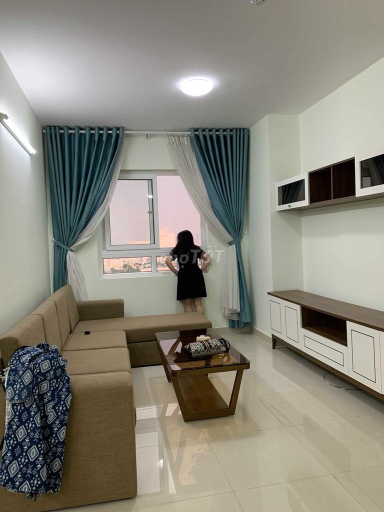 Rent Topaz City-2 bedrooms with nearly enough furniture. 11.5 million.