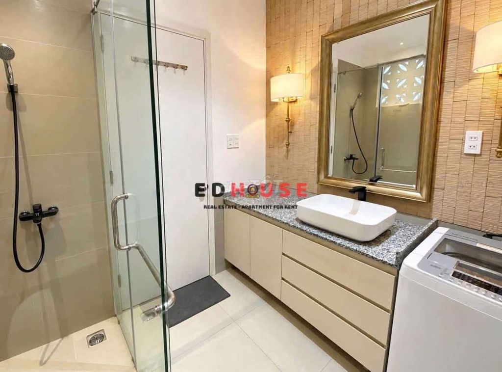 apartment 65 m2 only calculates power near clear, clean Cầu Ông Lãnh.