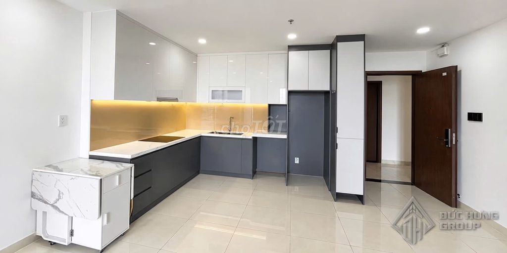 2 bedrooms full Victoria Village interior - beautiful new furniture