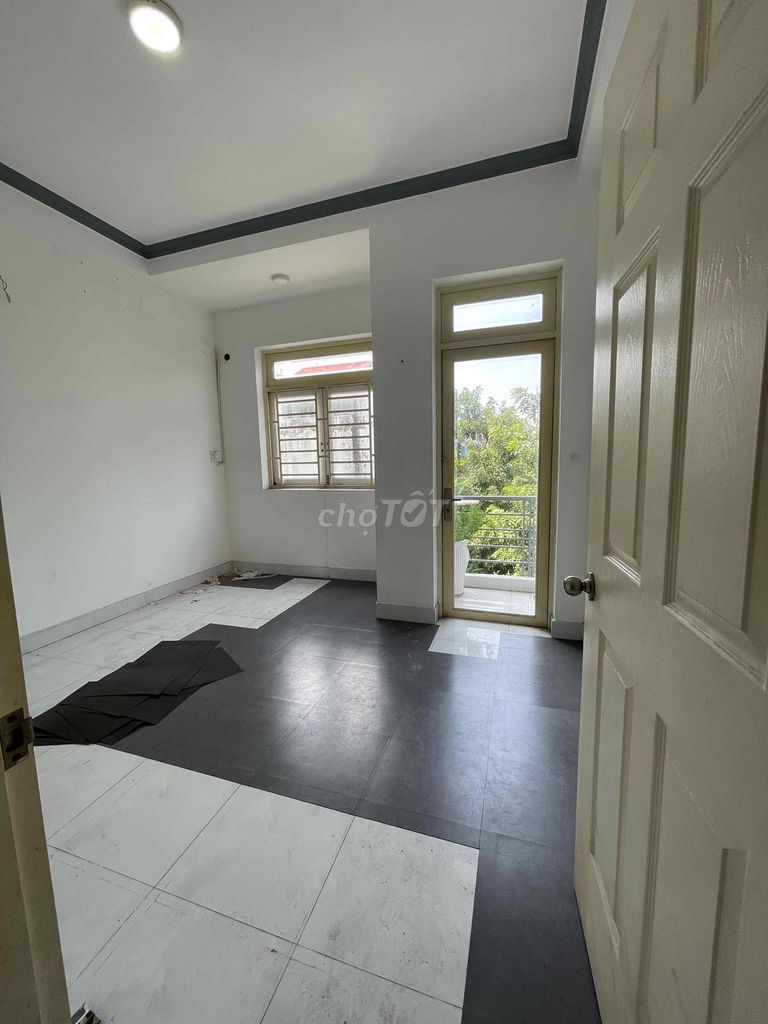 Lê Trọng Tấn Internal Downloadway. 4 x13 m TRI 2 floor st. Four bedrooms, three toilets.