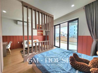 Rent the apartment. A high-end bedroom. A nice big balcony.
