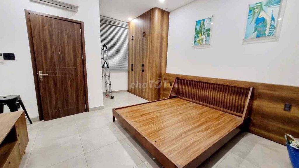 10 x 15 villa - clear angle - full fine interior - ply auverside District 9