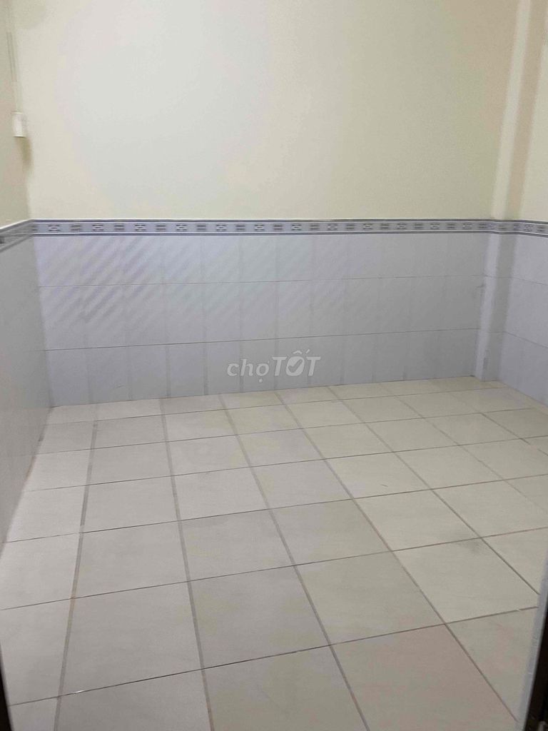 We'll rent the Royal House at Long Trường.