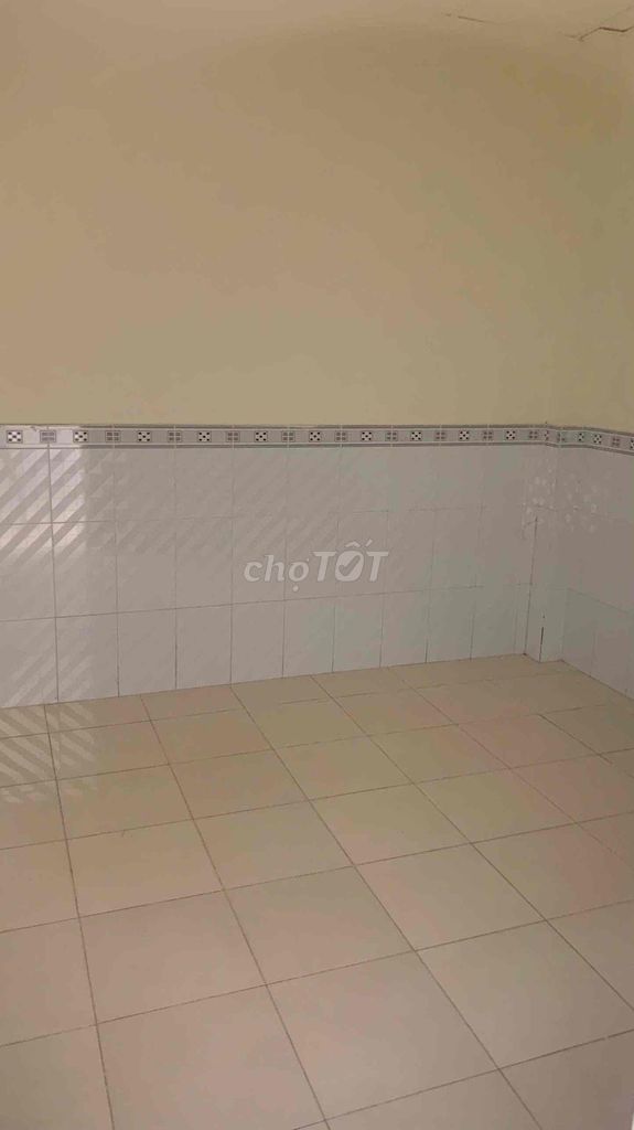 We'll rent the Royal House at Long Trường.