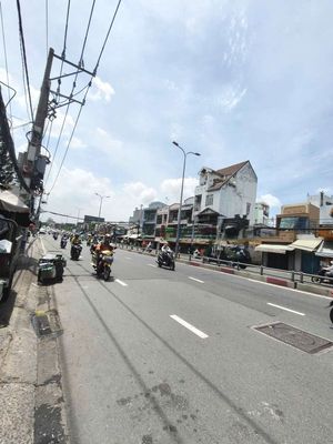 Rent a Phạm Hùng-,230 5, District 8-5.5 x17 meters. Three.