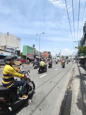 Rent a Phạm Hùng-,230 5, District 8-5.5 x17 meters. Three.